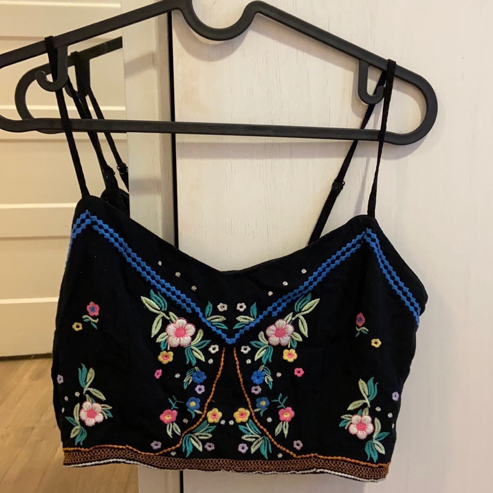 H&M - Cute embroidered boho peasant crop